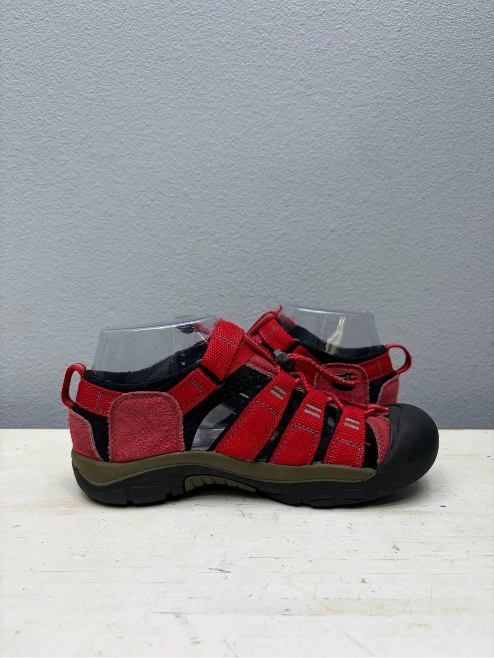Keen red newport